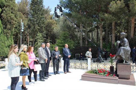 Scientists of the Institute of Philosophy and Sociology visited the grave of great leader Heydar Aliyev in the Alley of Honors