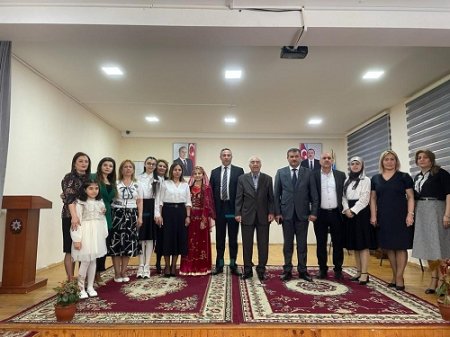 Professor Sakit Hüseynov “Dövlət-din münasibətlərinin tənzimlənməsində Heydər Əliyevin rolu” mövzusunda  məruzə ilə çıxış etmişdir