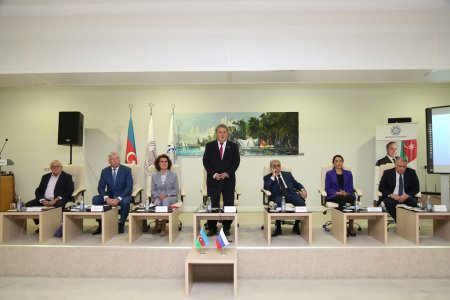 AMEA-da akademik Cahangir Kərimovun anadan olmasının 100 illiyinə həsr edilmiş konfrans keçirilib