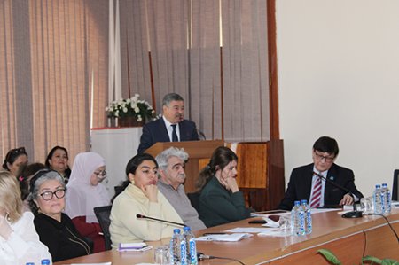 “Ümumdünya Fəlsəfə Günü”nə həsr olunmuş beynəlxalq konfrans keçirildi