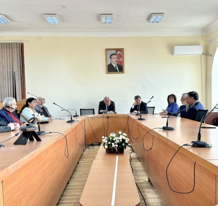 “Fəlsəfə və yaşıl sivilizasiya” mövzusunda dəyirmi masa keçirildi