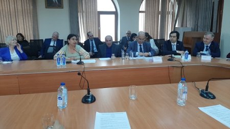 “Ümumdünya Fəlsəfə Günü”nə həsr olunmuş beynəlxalq konfrans keçirildi
