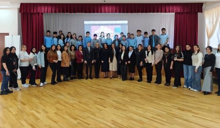 Gənc Alim və Mütəxəssislər Şurasının sədri Ceyran Hüseynli  247 saylı tam orta məktəbdə çıxış etmişdir