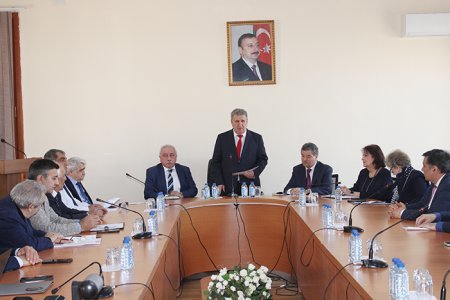“Suverenlik, süni intellekt və müasir şüur problemi” mövzusunda beynəlxalq konfrans keçirilib