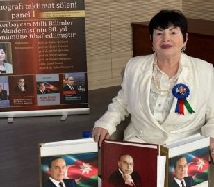 TÜRKİYƏDƏ FİLOSOF XATİRƏ QULİYEVANIN “HEYDƏR ƏLİYEVİN BÖYÜK SIYASƏT YOLU” MONOQRAFIYASININ TƏQDİMAT MƏRASİMİ KEÇİRİLİB