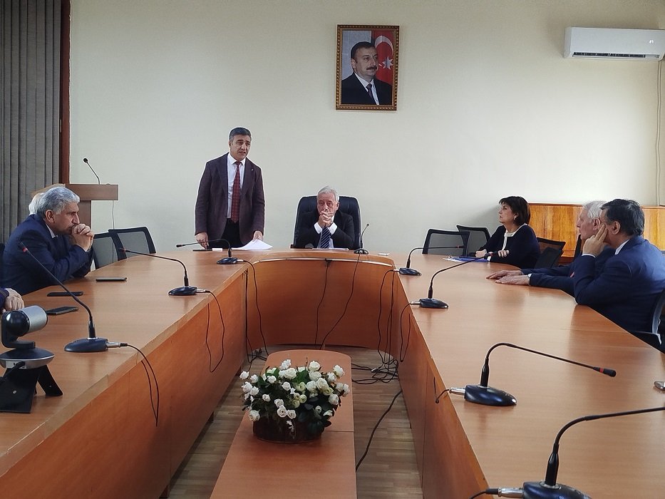 “Müasir fəlsəfə və məntiqdə dil problemi” mövzusunda dəyirmi masa keçirilib