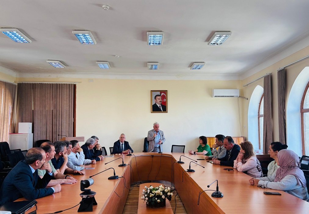 “Prokurorluq orqanları və Ombudsman təsisatı tərəfindən insan hüquq və azadlıqlarının qorunması fəaliyyətlərinə dair” mövzusunda elmi seminar keçirilib