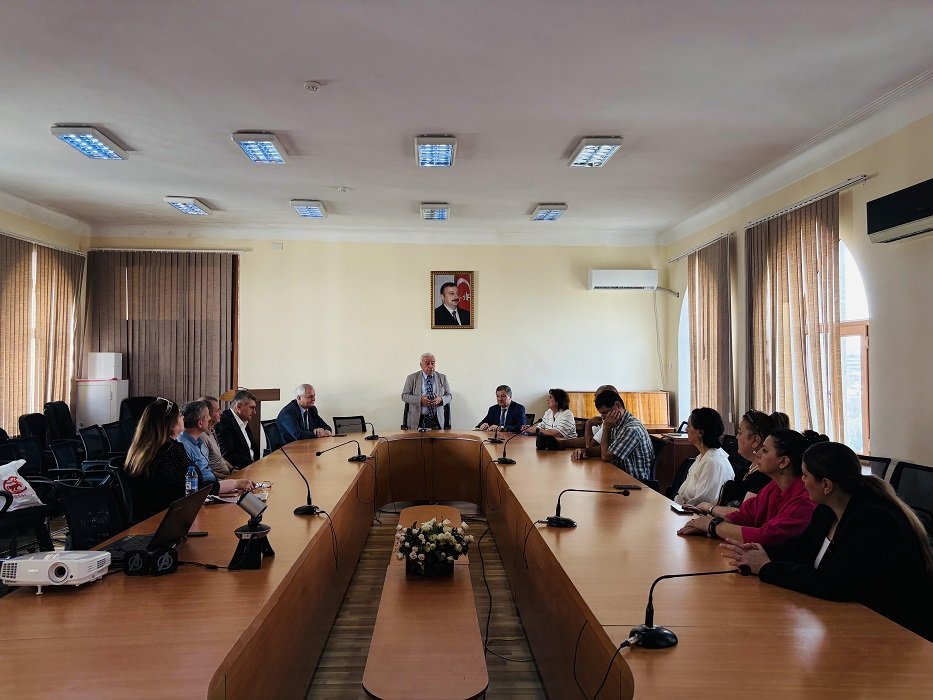 Lətif Kərimovun 120 illiyinə həsr olunmuş “Şərq mədəniyyətinə fəlsəfi baxış” mövzusunda dəyirmi masa keçirilib