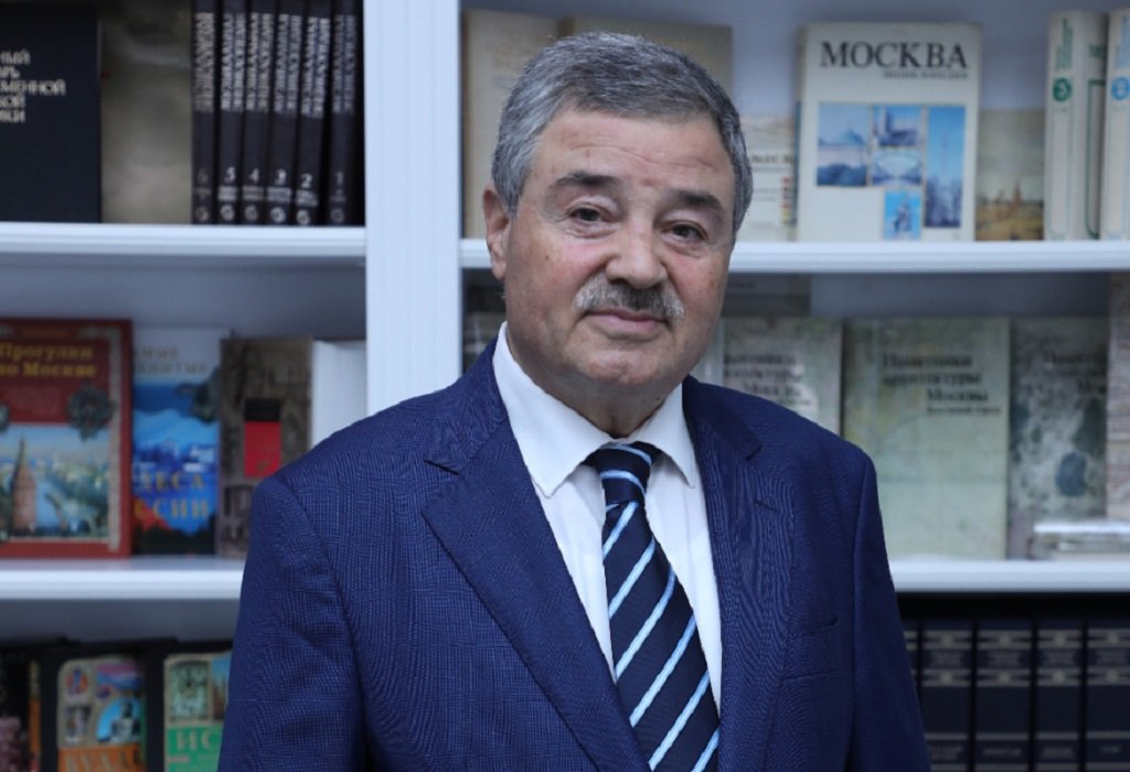 Təhsil müəssisələrində geyim mədəniyyəti: dünyəvi prinsiplər və peşəkar nümunə