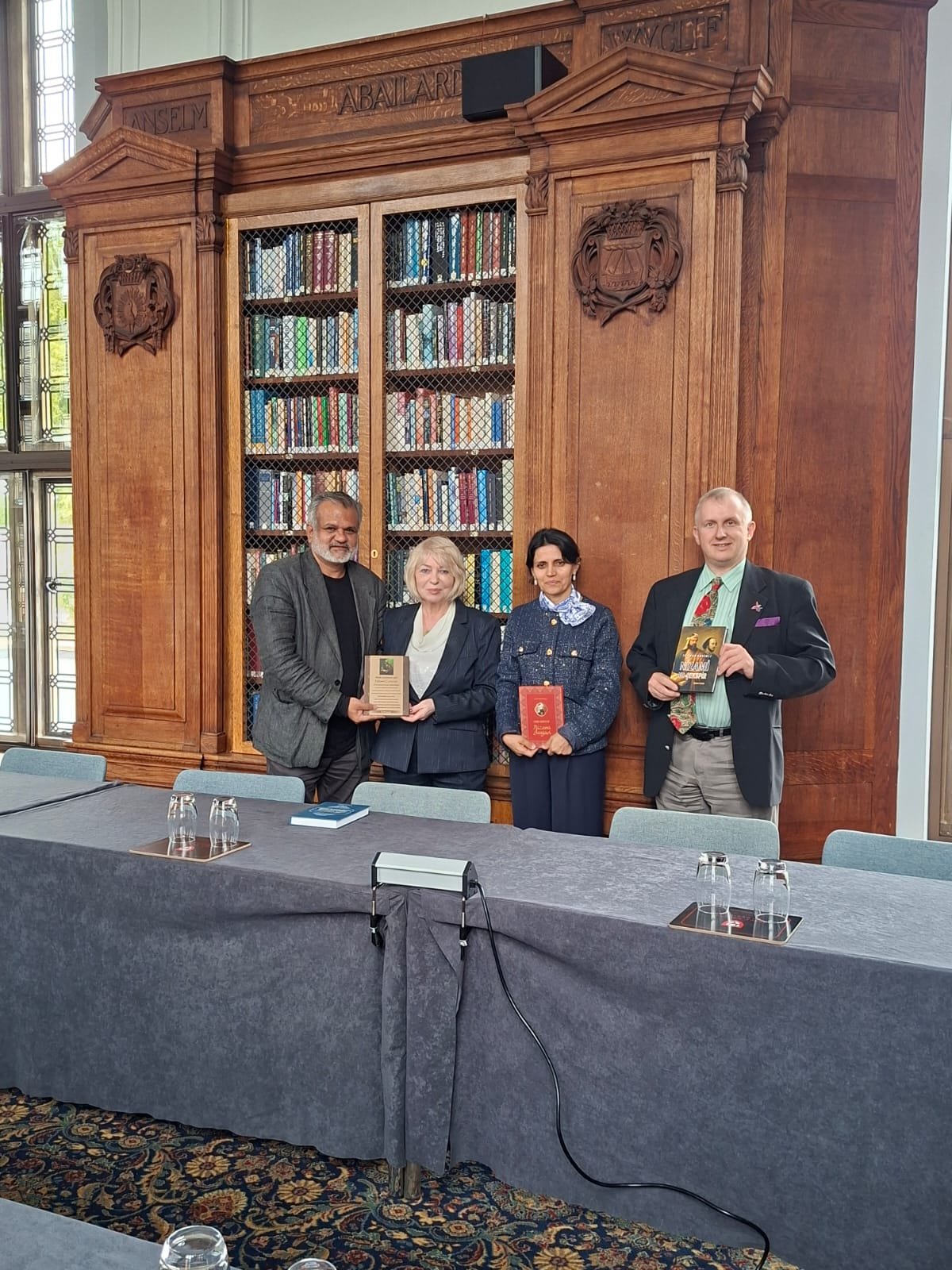 Azərbaycan elmi və mənəvi irsi Böyük Britaniyanda: Kembric Universitetində Nizami Gəncəvi irsinə həsr olunmuş beynəlxalq konfrans təşəbbüsü və Londonda elmi-mədəni tədbirlər